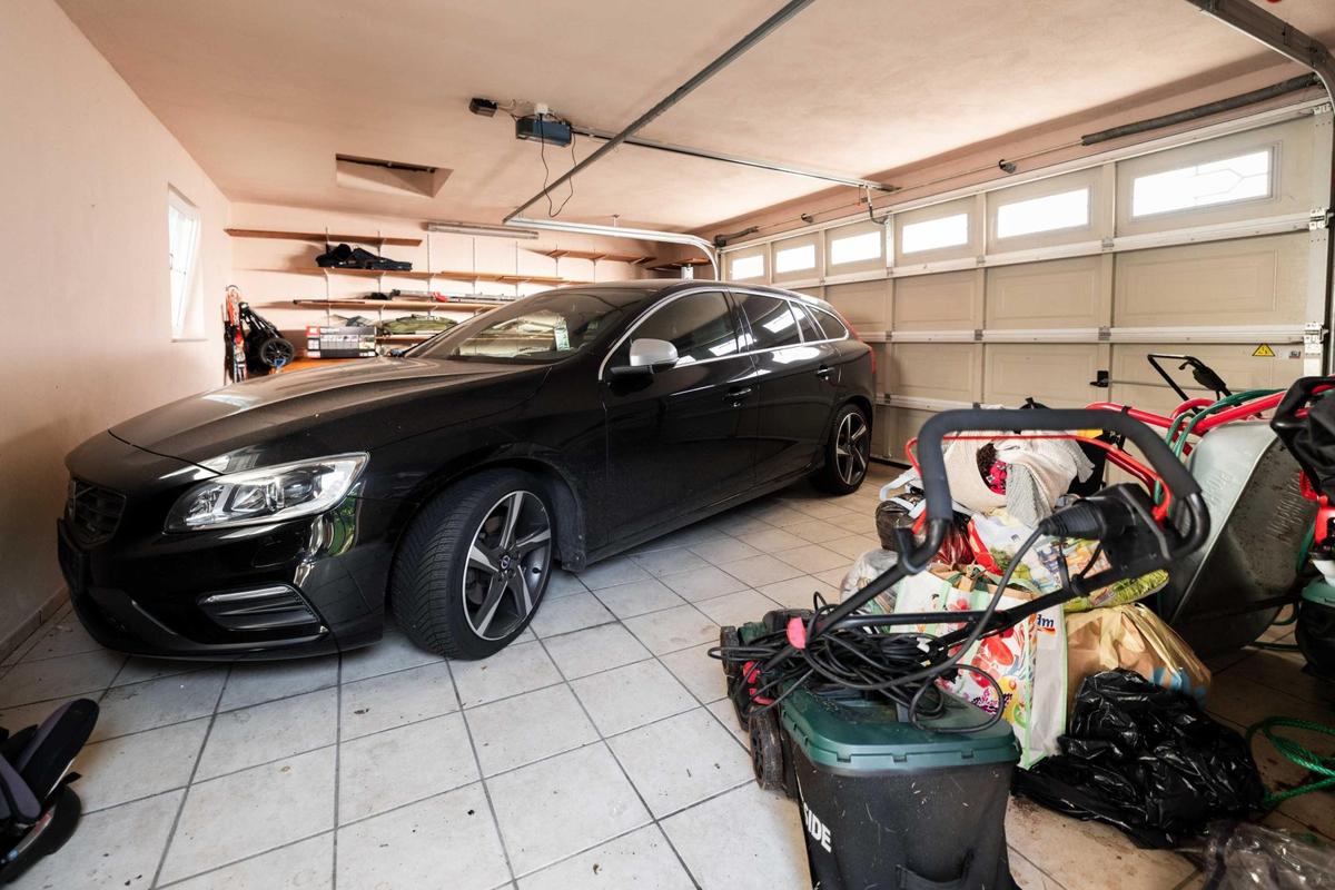 25 Garage