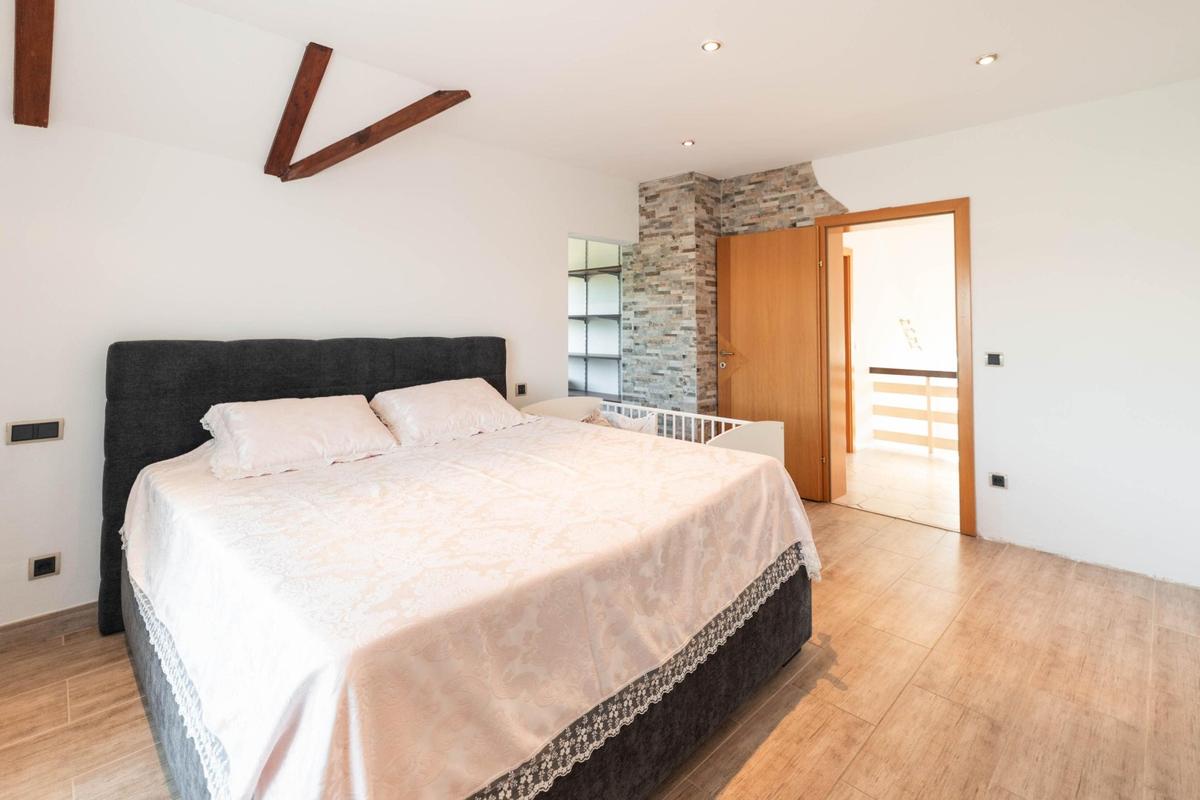 12 Schlafzimmer
