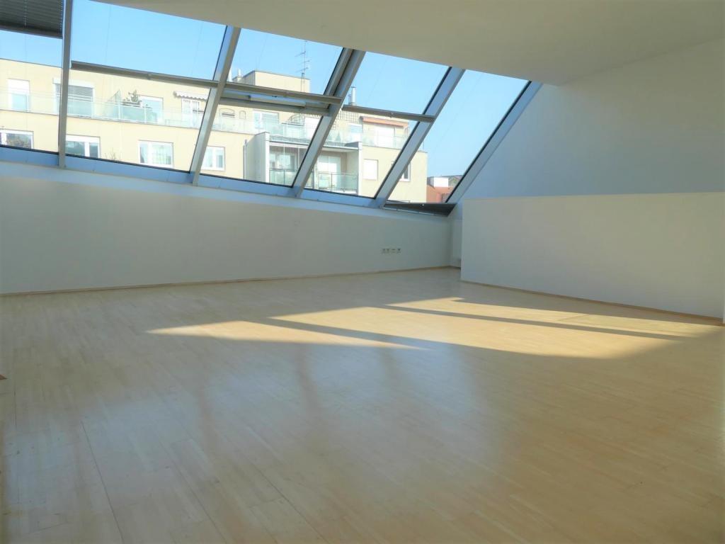 groer, heller Wohnraum