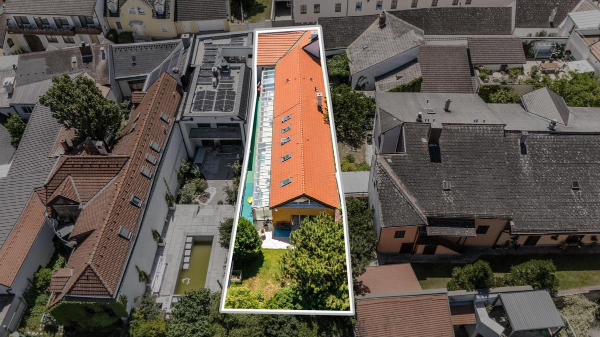 21 Gesamtliegenschaft von Oben