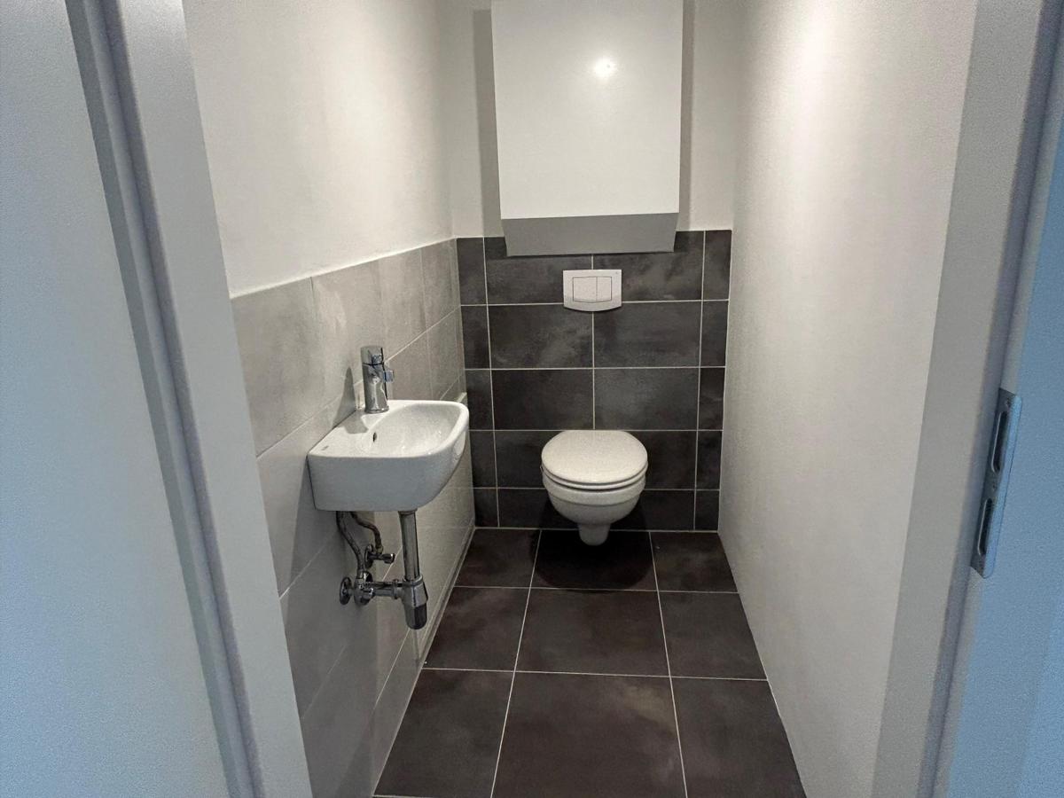 7 WC