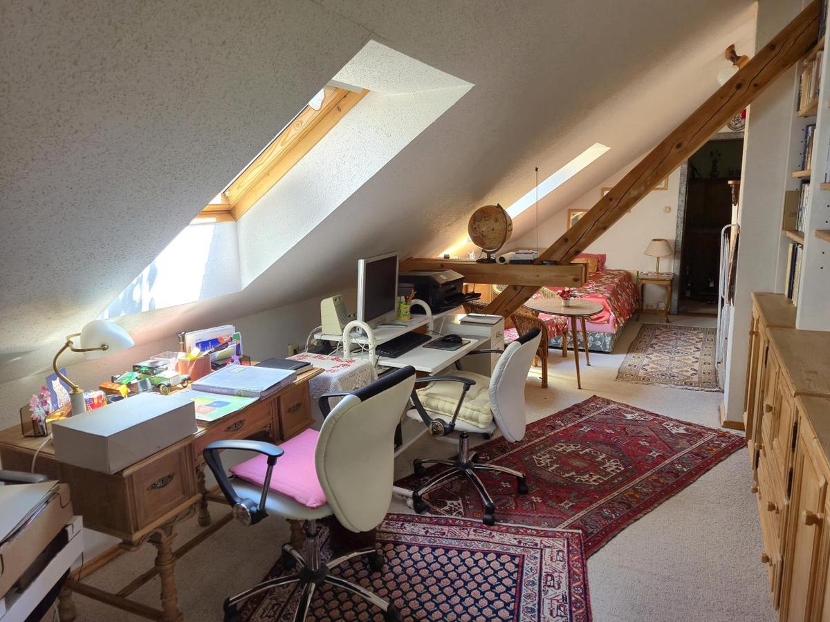 Schlafzimmer/Bro DG