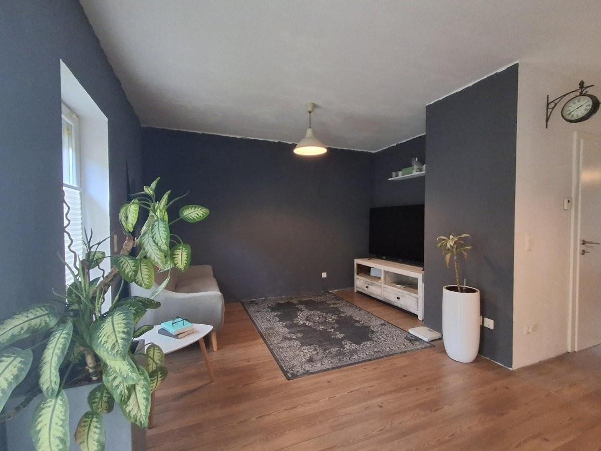 6 Wohnzimmer RH 2232