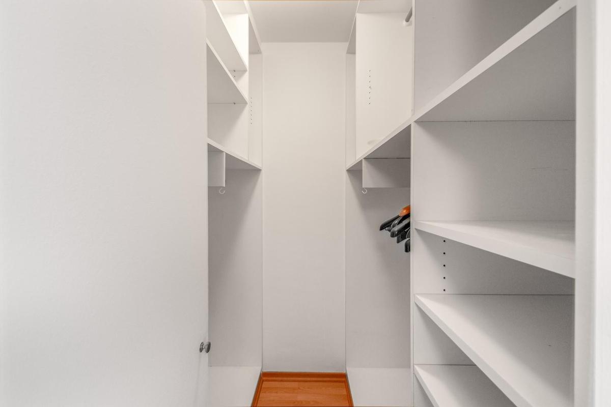 07-Begehbarer Kleiderschrank