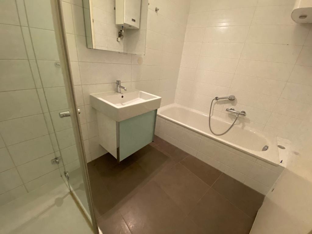 Badezimmer mit Wanne UND Dusche
