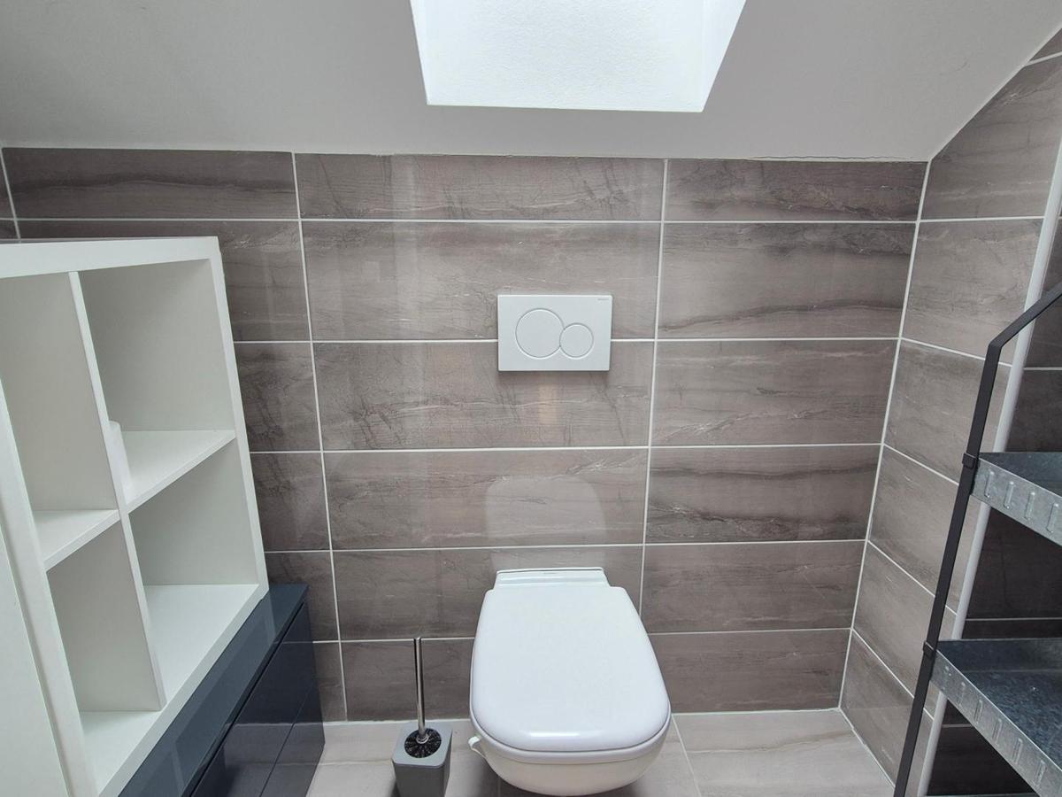 WC-DG