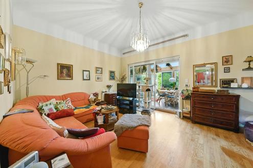 Zeitlose Eleganz: Historisches Stadthaus mit grner Ruheoase in Magersdorf