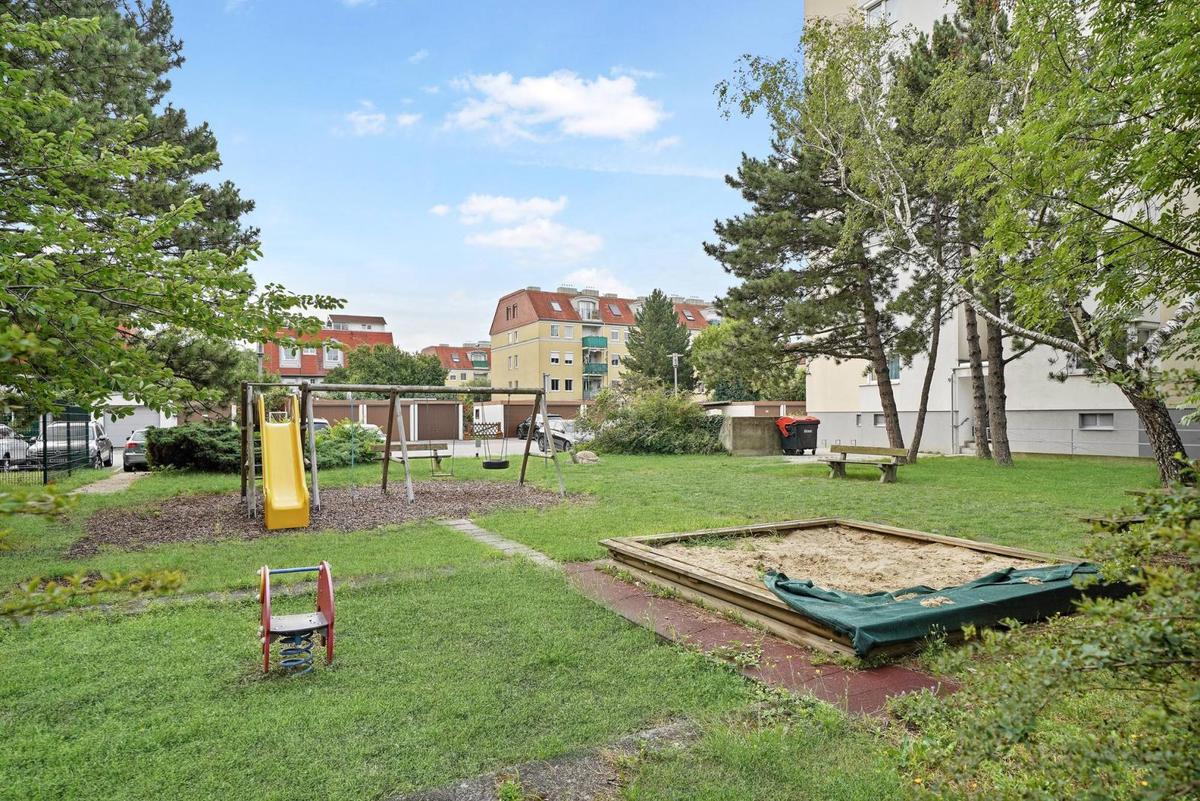 13-Hof Spielplatz