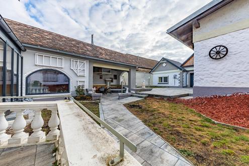 Ihr exklusives Rckzugsparadies: Ruhe, Geborgenheit und Stil ? mageschneidert fr Ihr Wohlbefinden.