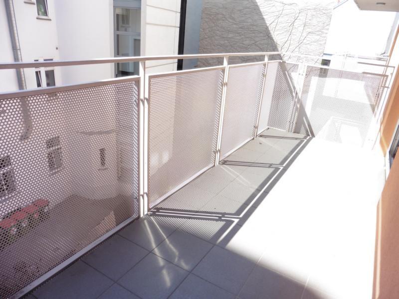 groer sonniger Balkon (7,11m)