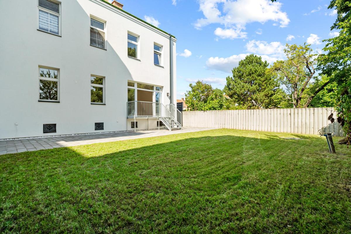 Garten mit Terrasse Iststand
