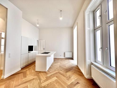 360° TOUR/ GENERALSANIERTE ALTBAUWOHNUNG nahe RUDOLFSPLATZ // Renovated CLASSIC STYLE APARTMENT near "RUDOLFSPLATZ"