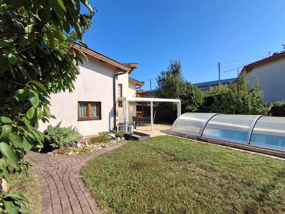 23 Haus mit Pool 1210