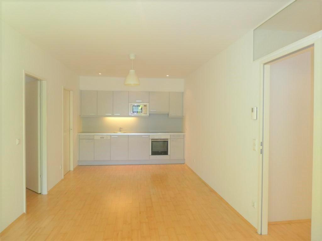 Wohnzimmer, Blick zur Kche