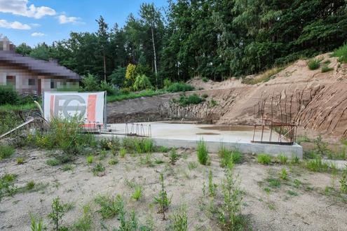 Baugrundstck mit Baubewilligung und Einreichplan fr Einfamilienhaus, Garage und PKW Stellplatz