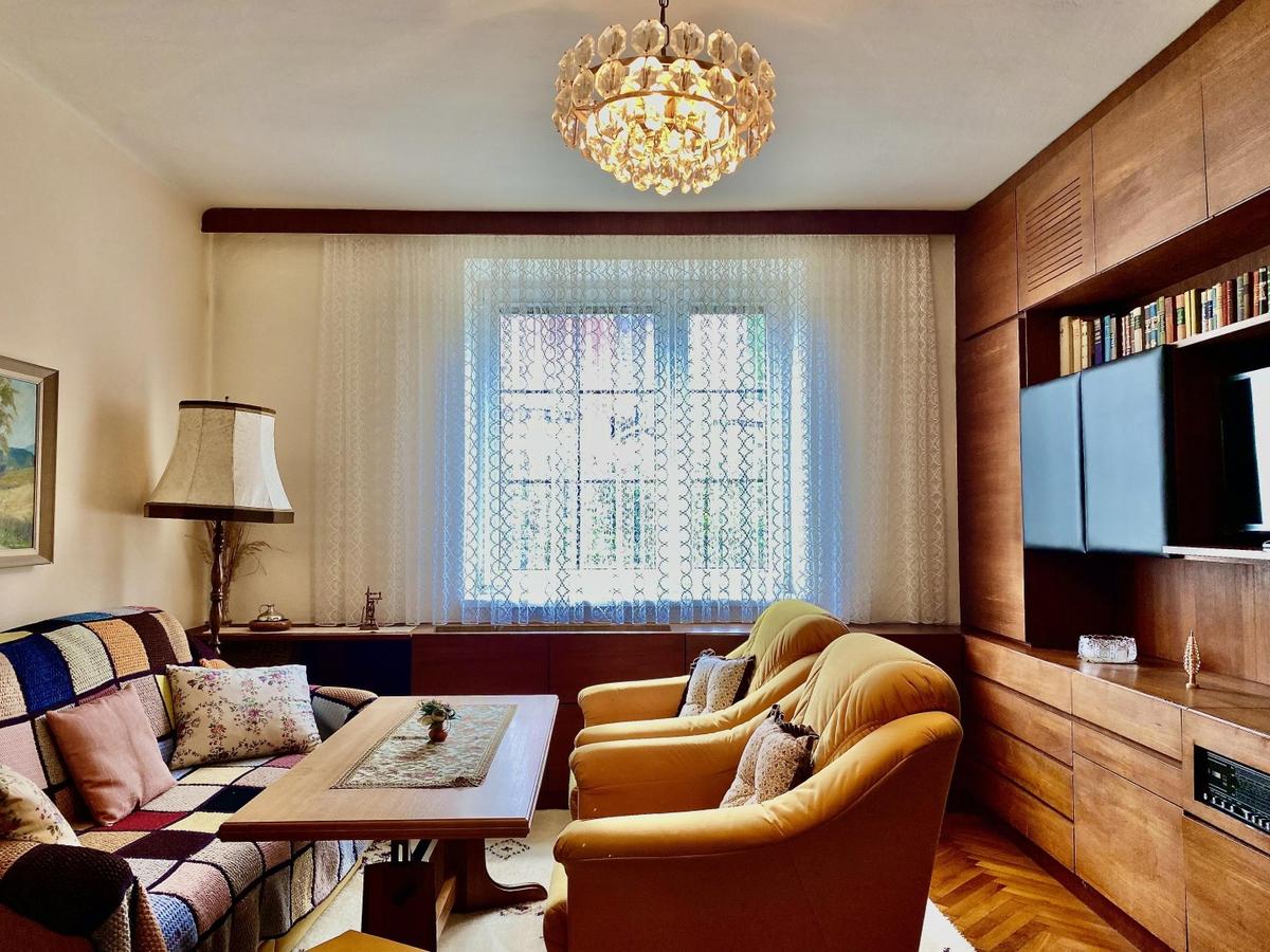 2. Wohnzimmer