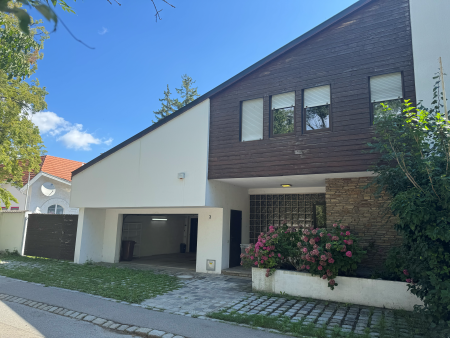 &quot;Einfamilienhaus mit 1110m Grund mitten im Ort!&quot;