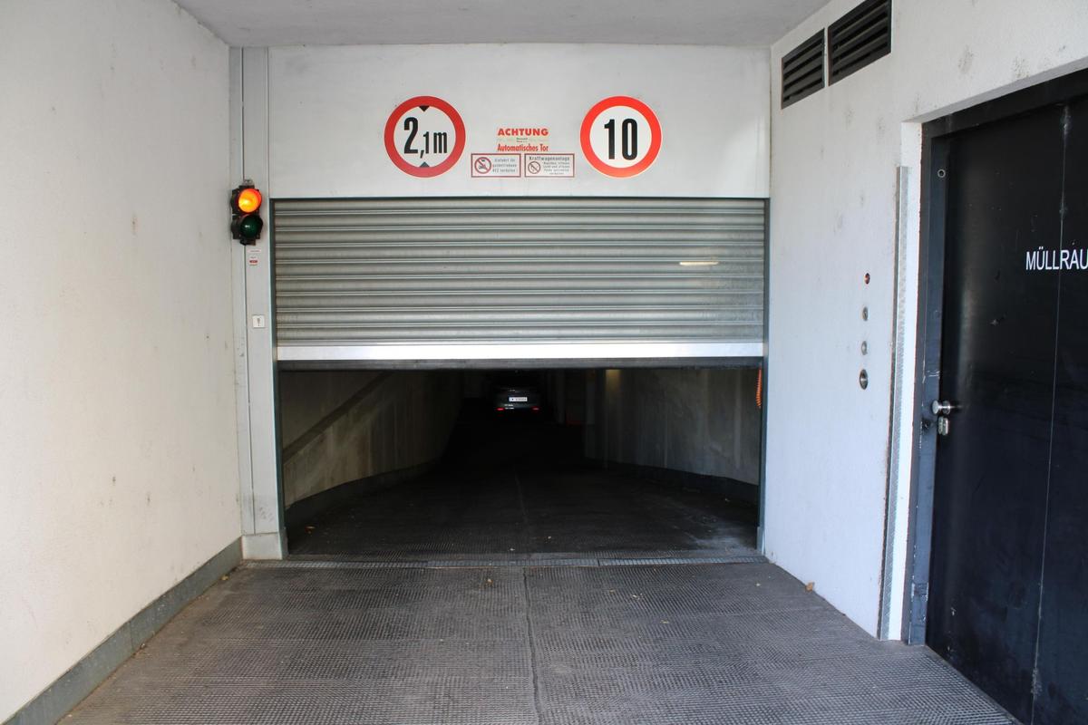 18_Garageneinfahrt
