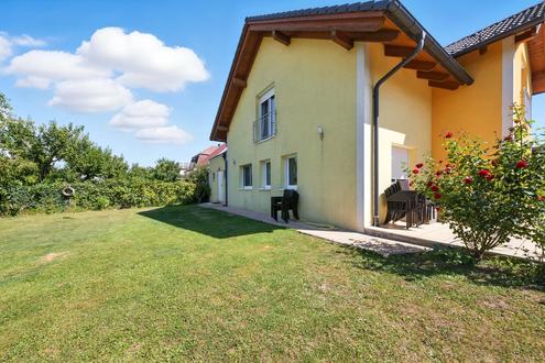 Exklusives Wohnerlebnis: Hochwertiges Zuhause auf 1300 m Eigengrund am Wiener Stadtrand!