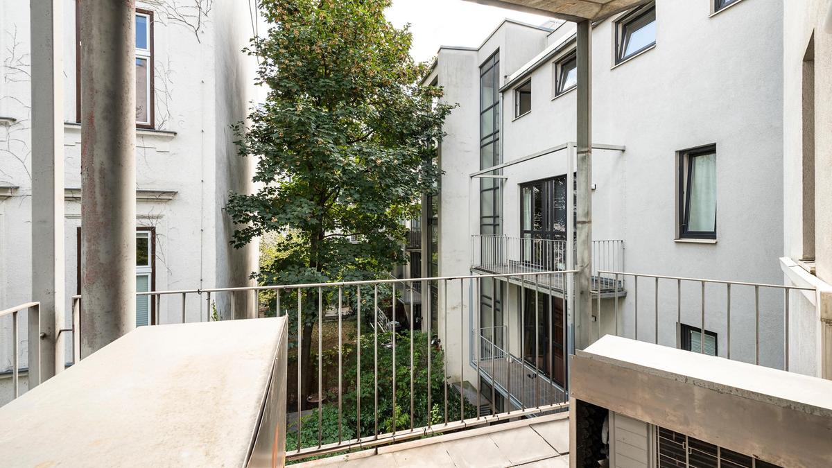 Balkon neben Kche