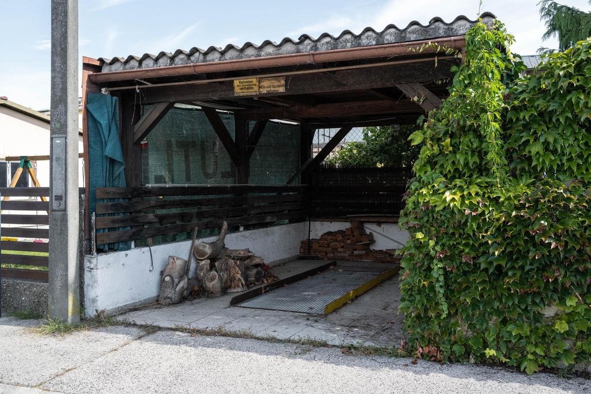 23 Carport