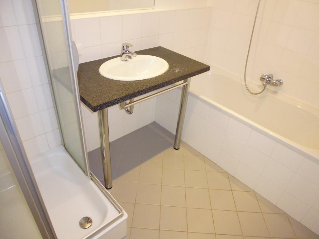 Bad mit Badewanne UND Dusche