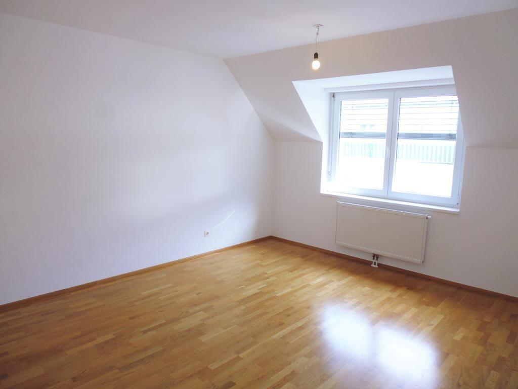 grozgiges Wohnzimmer