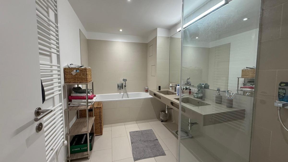 Bad mit Wanne UND Dusche