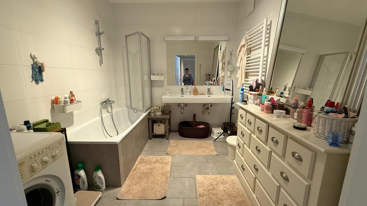groes Badezimmer