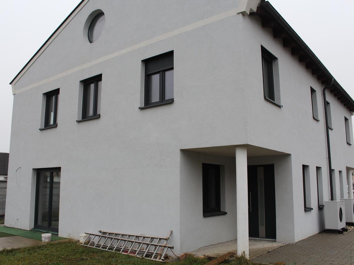 02 Expos� Eingangsbereich