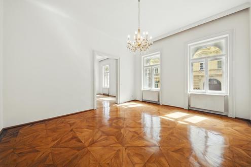 Elegant 4-room apartment located in the embassy quarter!