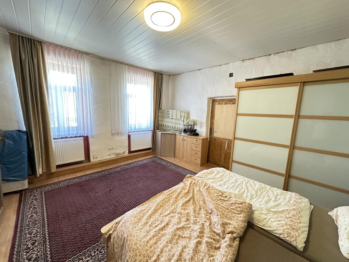 11 Schlafzimmer