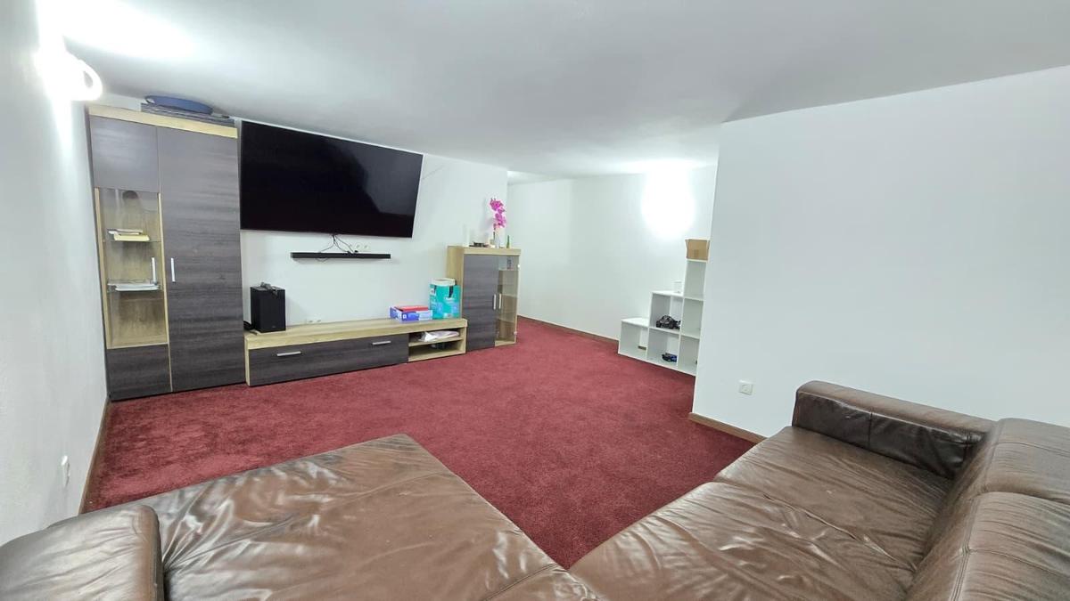 18 Wohnzimmer - UG