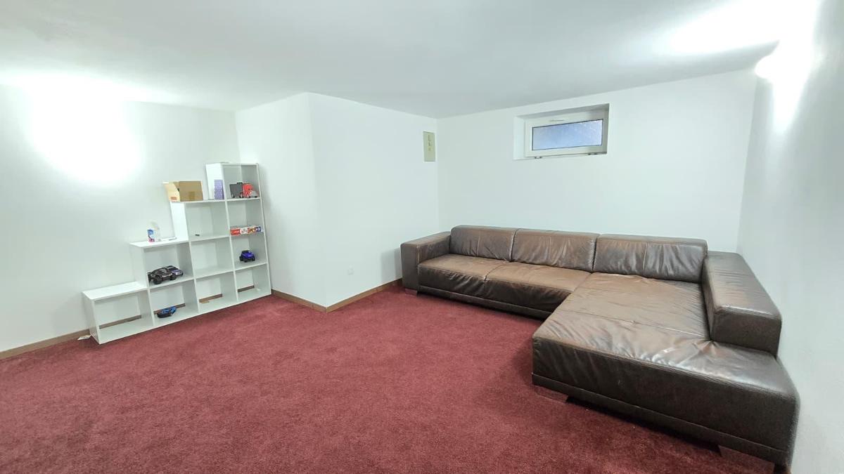 19 Wohnzimmer - UG