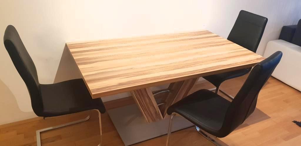 Essitsch mit Sessel
