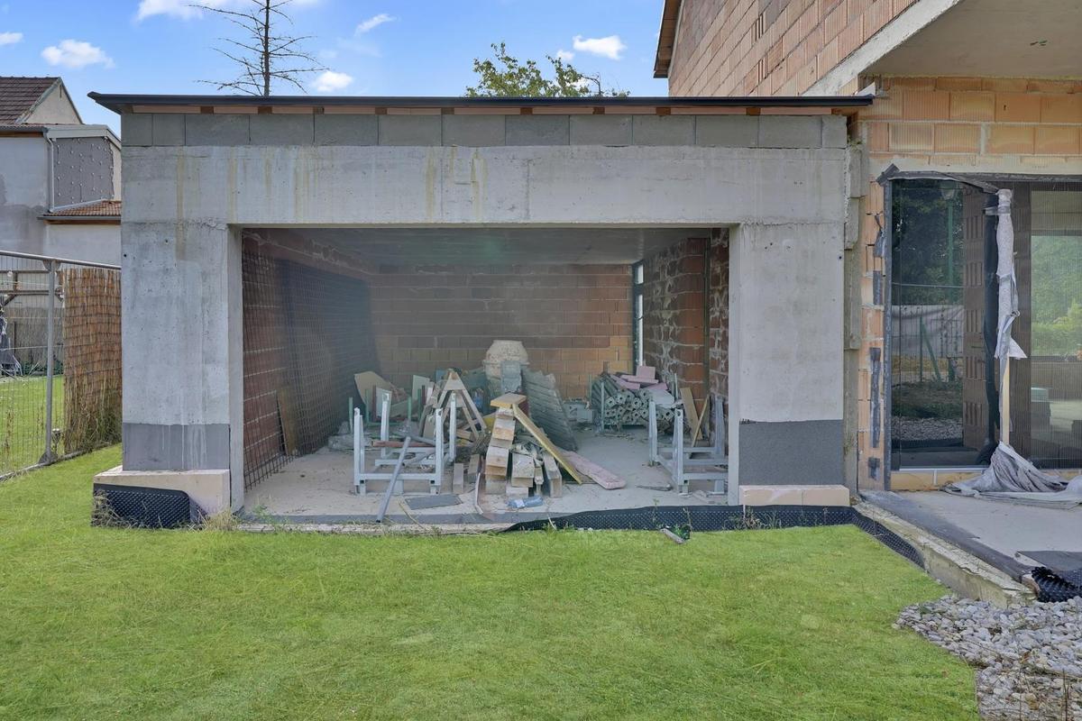 19-EG Garage