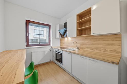 Ihr neues Zuhause: Modern, barrierefrei & Stellplatz in Zentrumslage!
