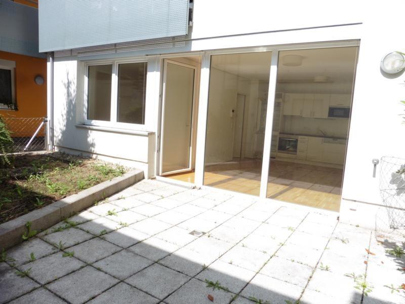 Terrasse und Garten, Blick zur Wohnung