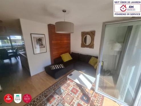 Elegante Stadtwohnung mit Balkon & Stil