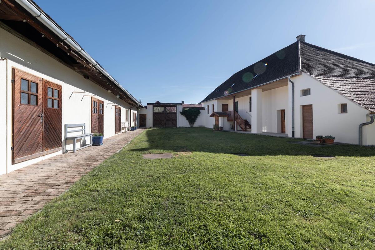 Haupthaus - Hofansicht