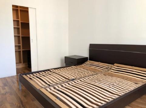 7 Schlafzimmer