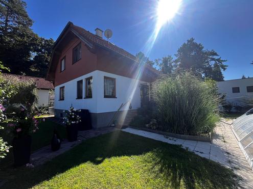 &quot;Solides Haus mit Garten und Pool&quot;
