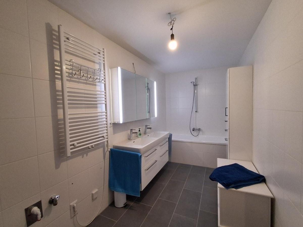 8 Badezimmer 1210