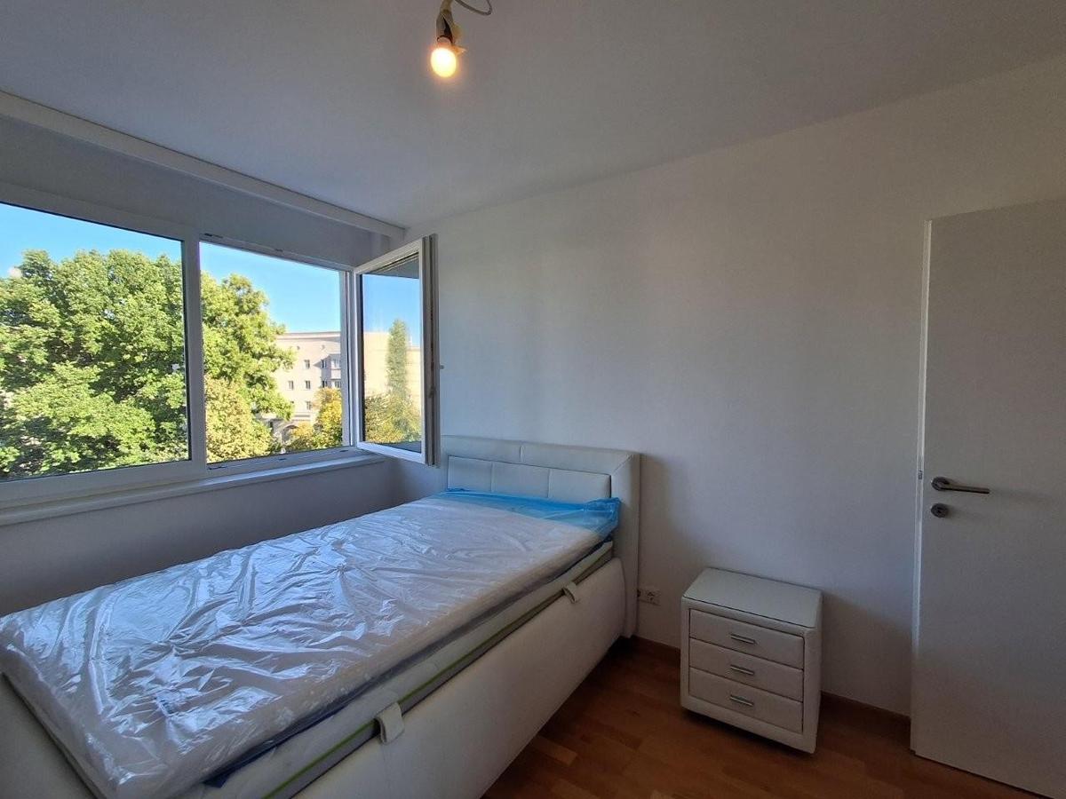 11 Schlafzimmer mit neuem Komfortbett 1210