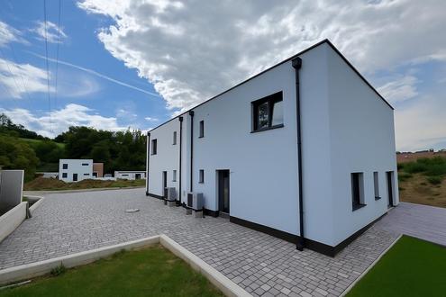 Neubau-Doppelhaus-Hlfte mit 4 Schlafzimmern!