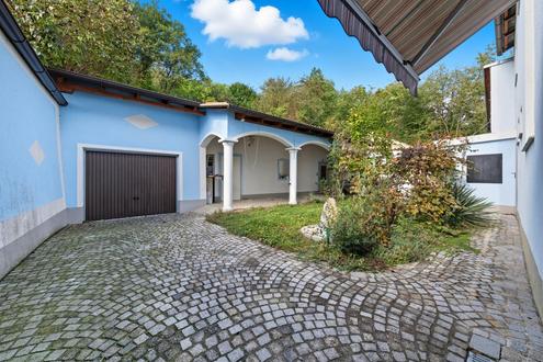 SEHR GUT ERHALTENES HAUS IN IDYLLISCHER LAGE!