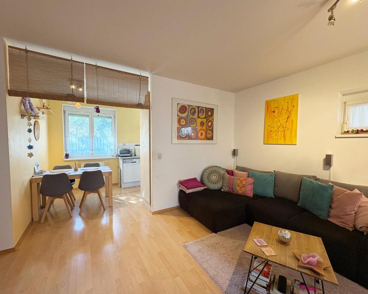 02. Wohnzimmer, Essplatz & Ku?che