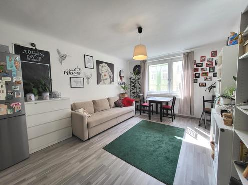 GEMTLICHE ZWEIZIMMERWOHNUNG MIT TOP ANBINDUNG