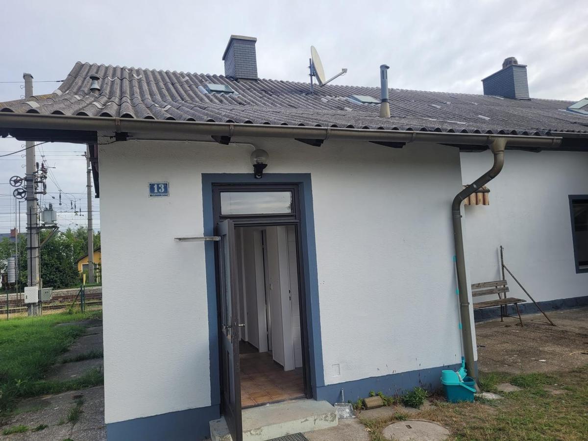 01 Expos Eingang Haus