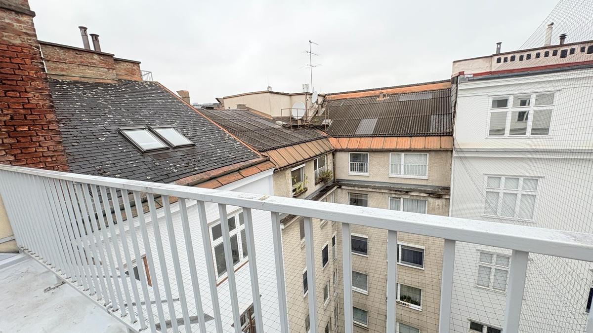 Ausblick Terrasse in den Innenhof